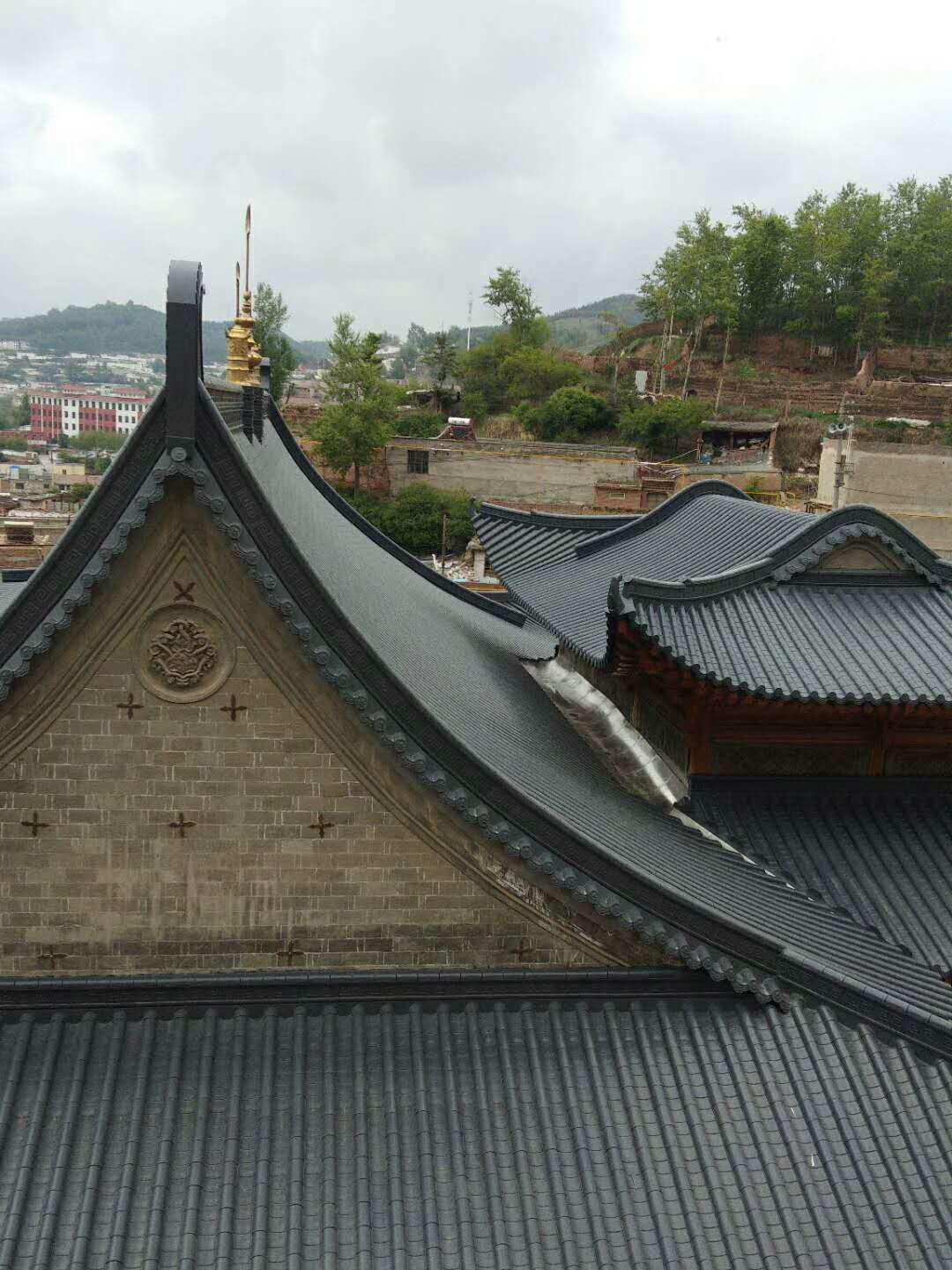 金屬寺廟瓦